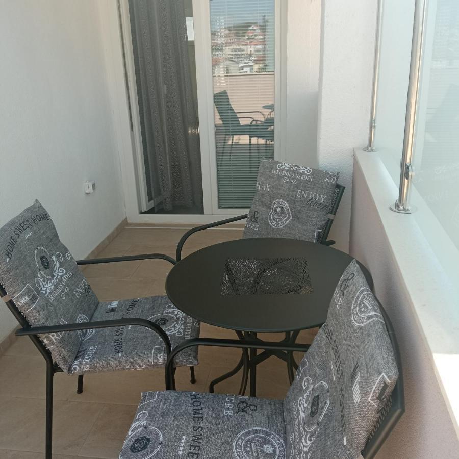 Apartments Lavanda - Free Parking And Grill Jezera Zewnętrze zdjęcie