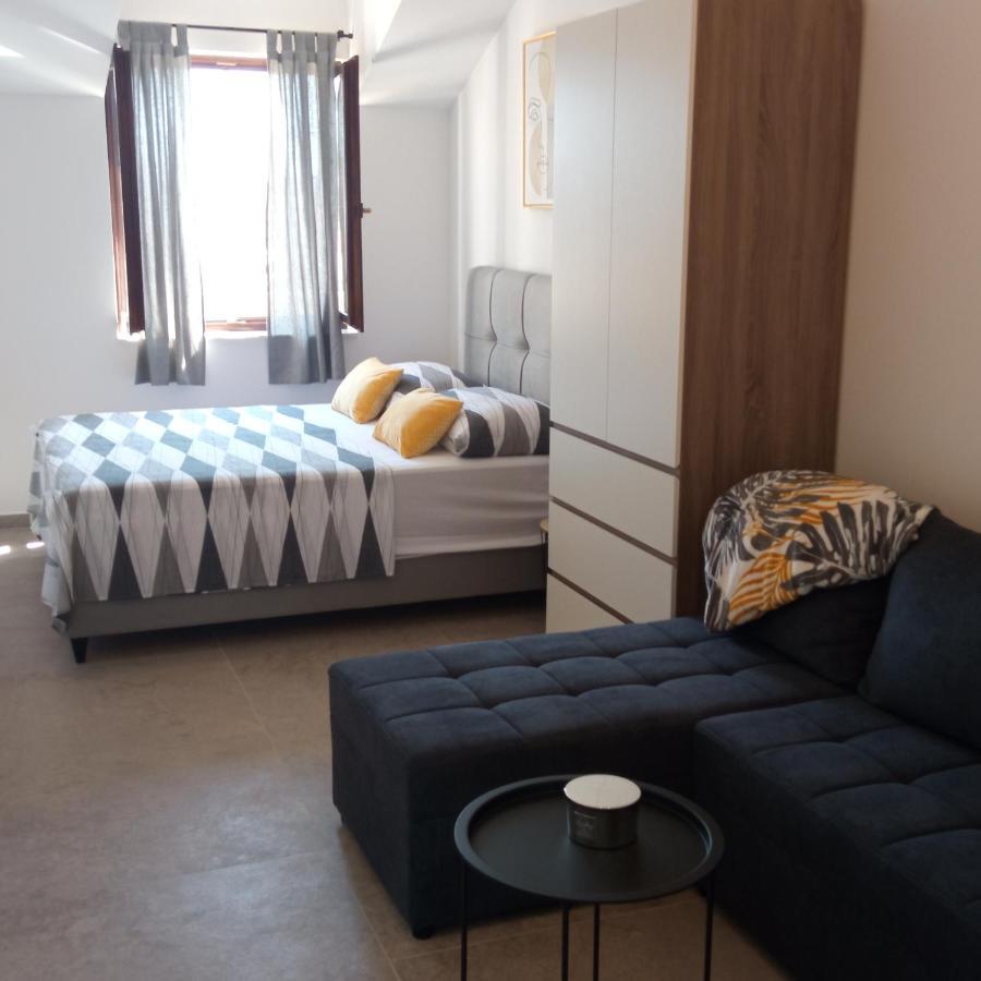 Apartments Lavanda - Free Parking And Grill Jezera Zewnętrze zdjęcie