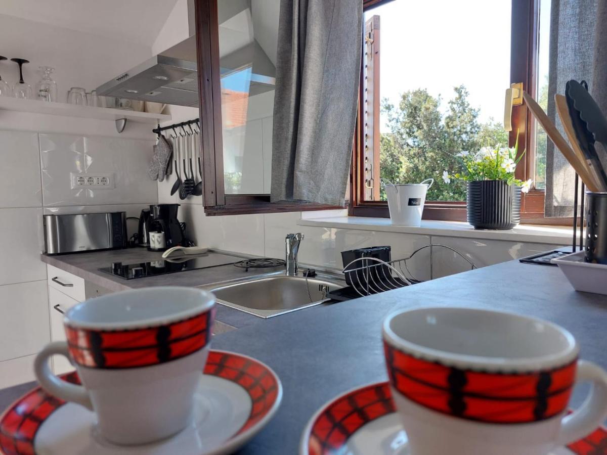 Apartments Lavanda - Free Parking And Grill Jezera Zewnętrze zdjęcie