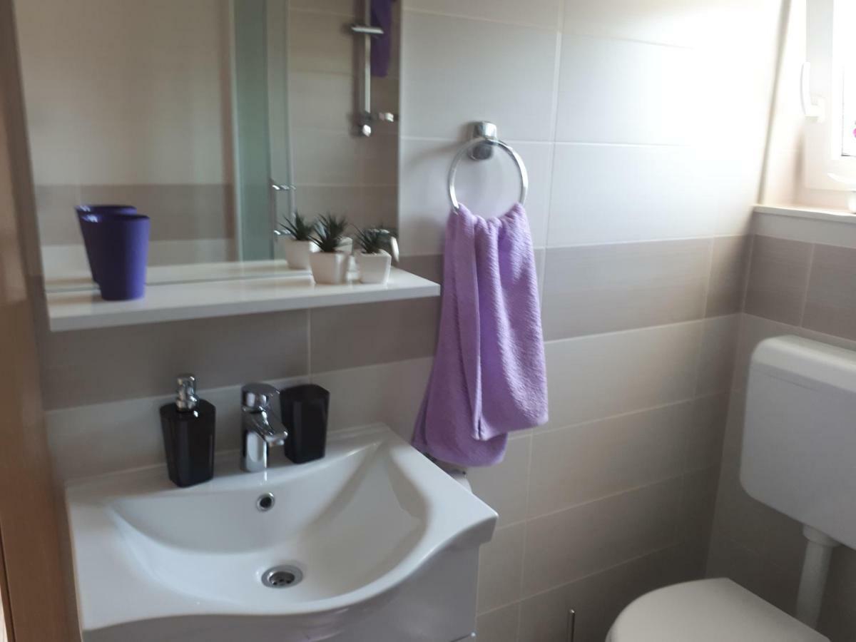 Apartments Lavanda - Free Parking And Grill Jezera Zewnętrze zdjęcie